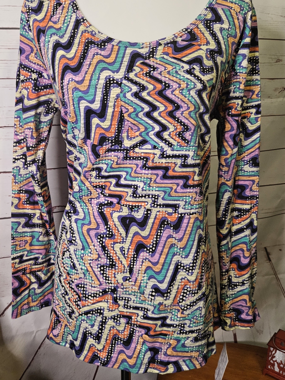 LuLaRoe Cream Tag with Purple Accent